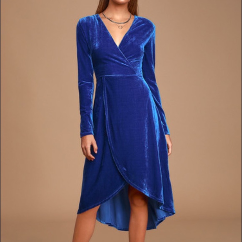 🦋 Blue Velvet XS NWT Midi Dress with Long sleeves